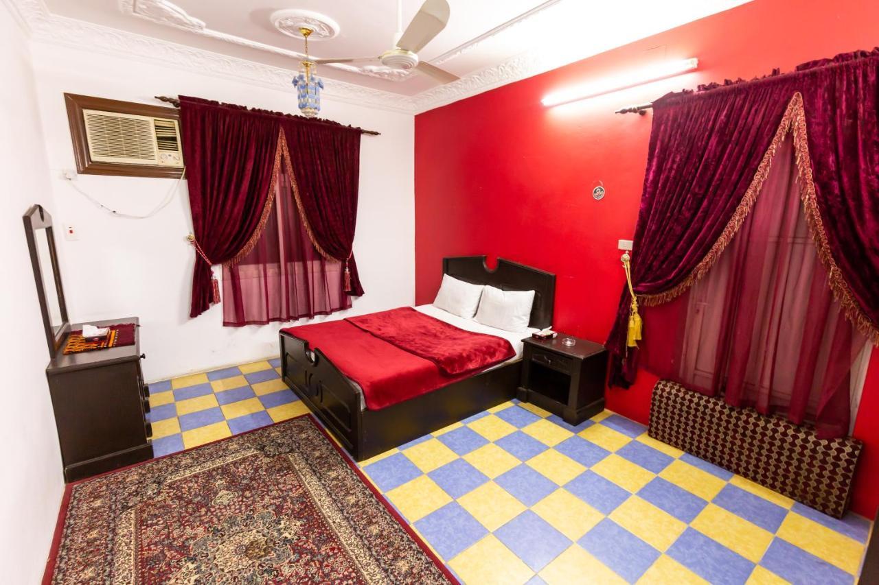 Al Eairy Furnished Apartments - Al Bahah 3 Экстерьер фото