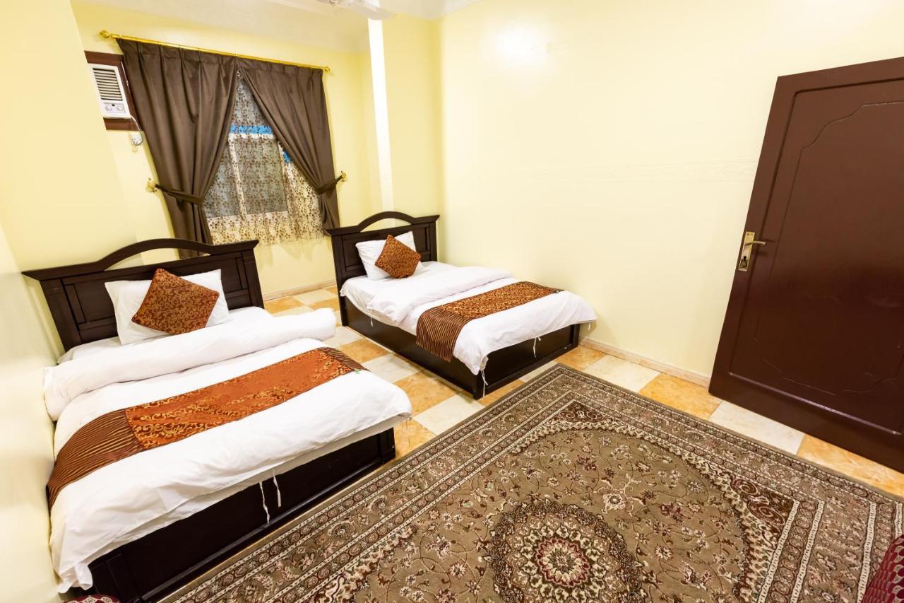 Al Eairy Furnished Apartments - Al Bahah 3 Экстерьер фото