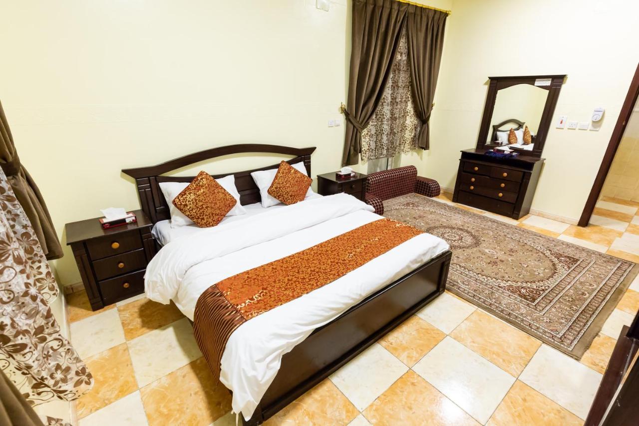 Al Eairy Furnished Apartments - Al Bahah 3 Экстерьер фото