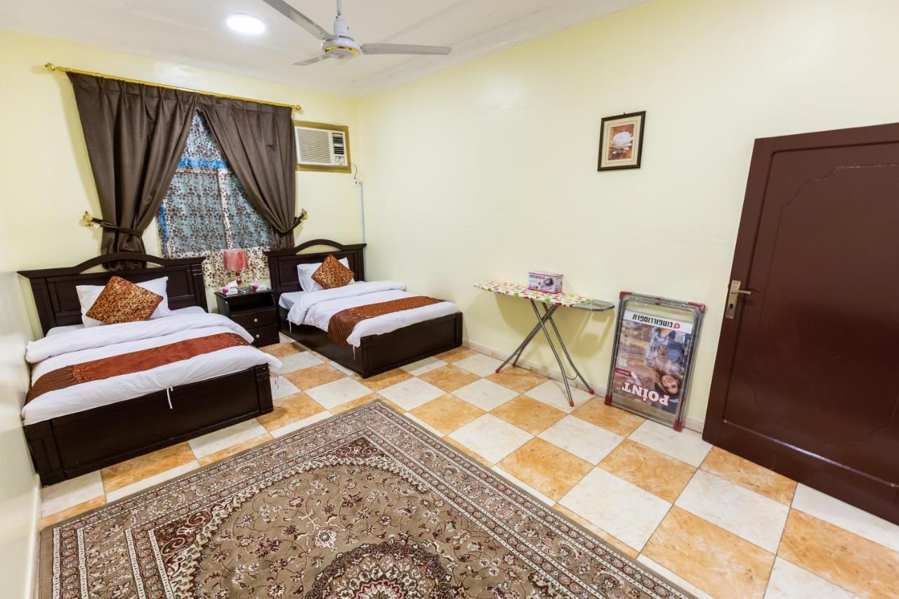 Al Eairy Furnished Apartments - Al Bahah 3 Экстерьер фото