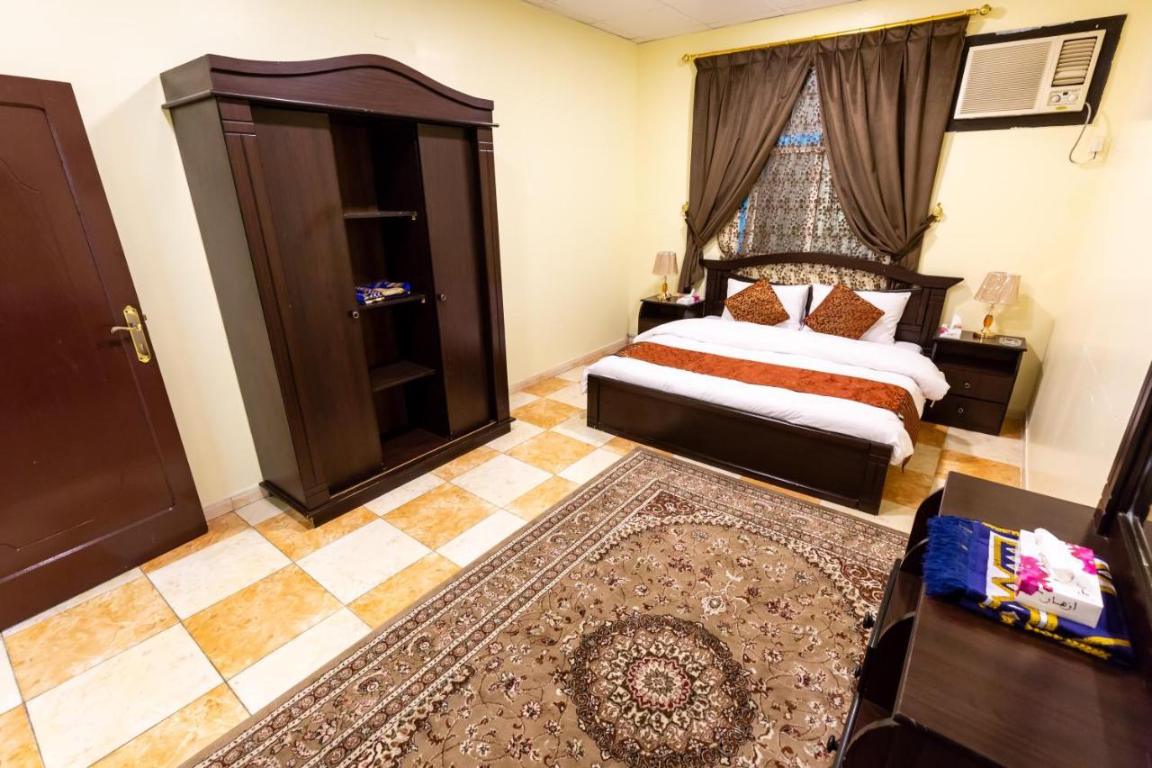 Al Eairy Furnished Apartments - Al Bahah 3 Экстерьер фото