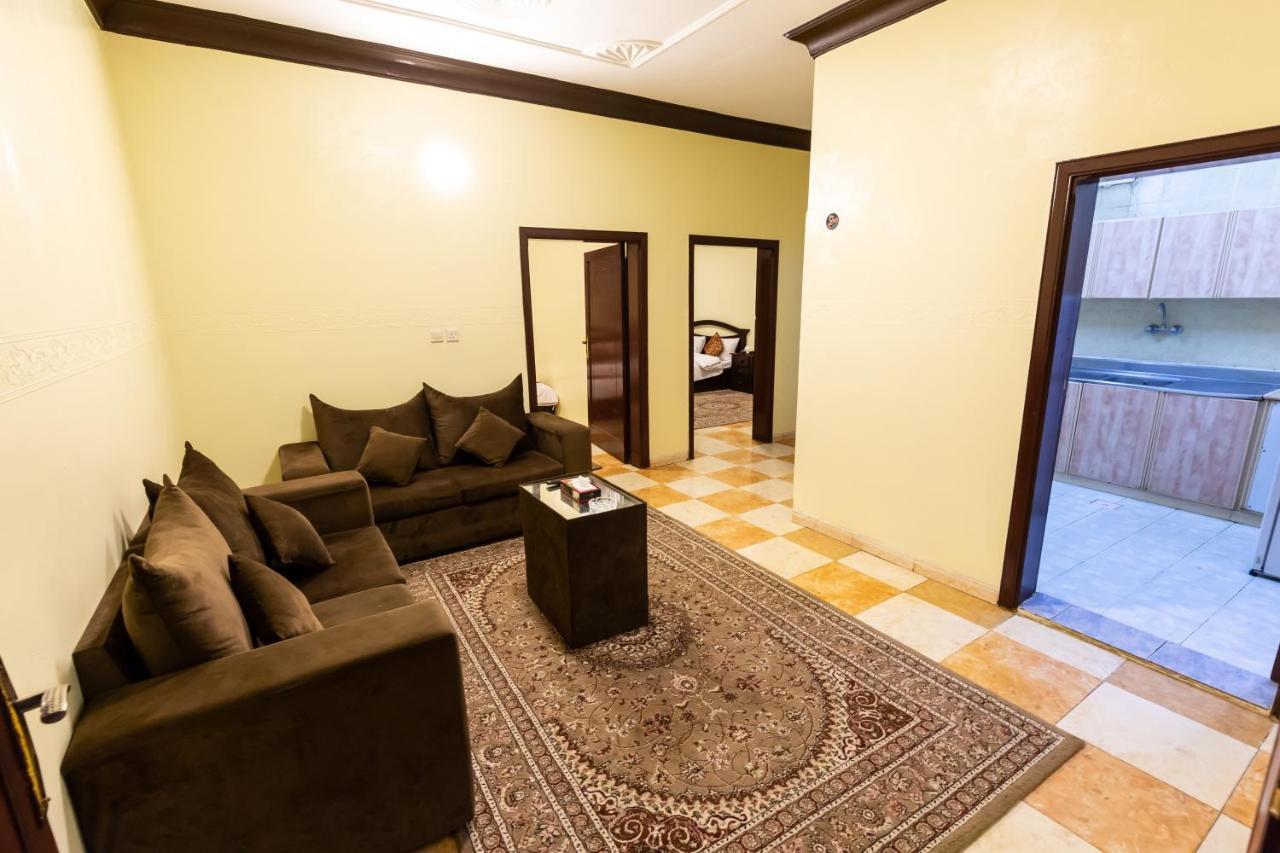 Al Eairy Furnished Apartments - Al Bahah 3 Экстерьер фото