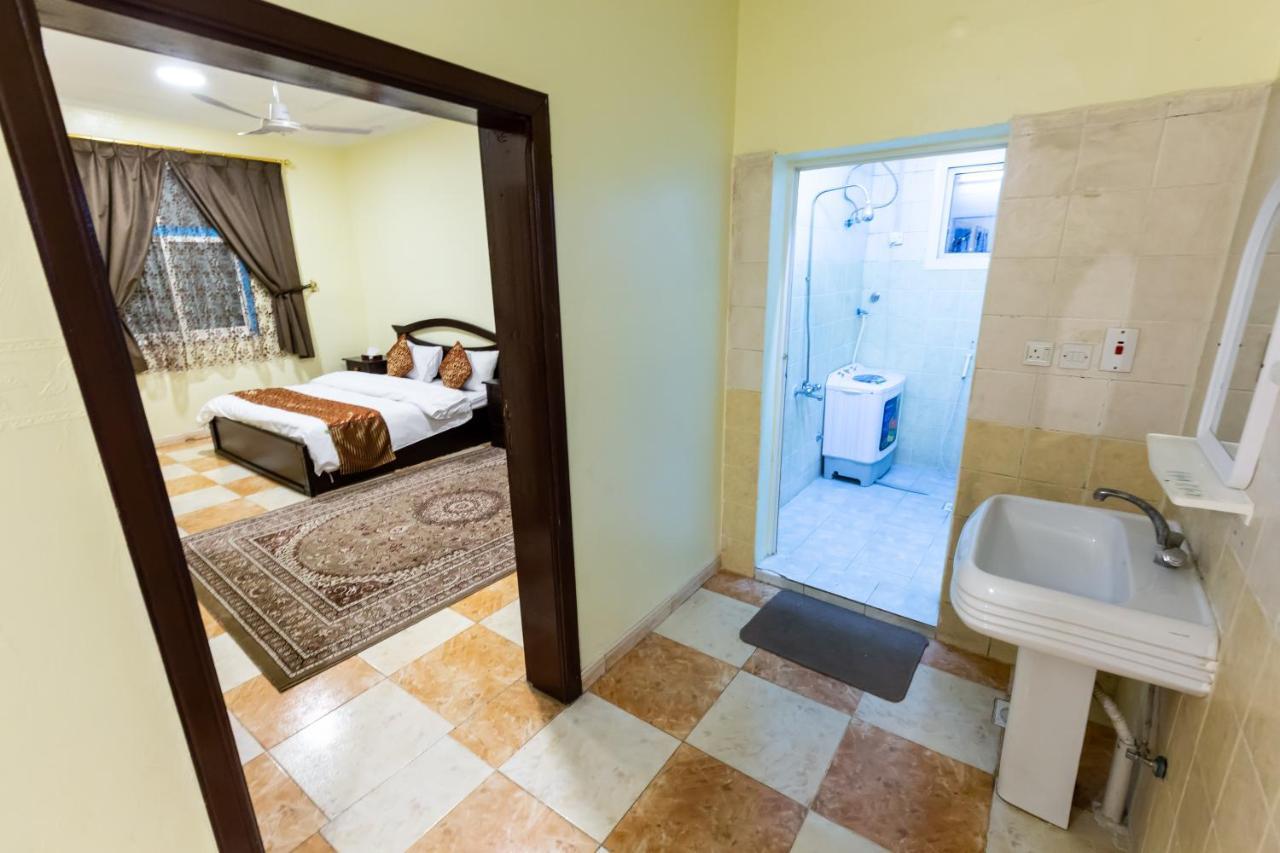 Al Eairy Furnished Apartments - Al Bahah 3 Экстерьер фото
