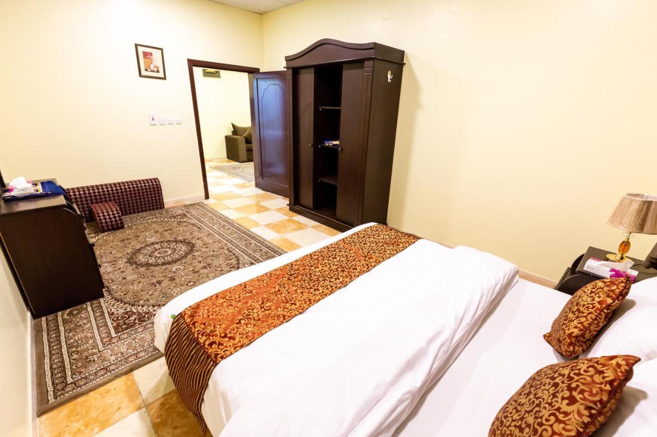 Al Eairy Furnished Apartments - Al Bahah 3 Экстерьер фото
